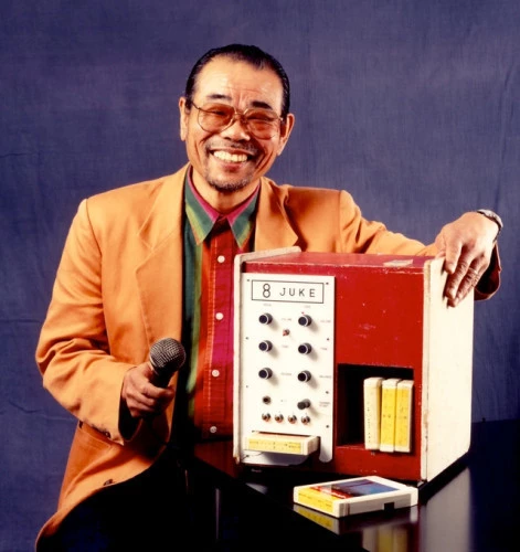Daisuke Inoue, inventeur du Karaoké et du backing track.