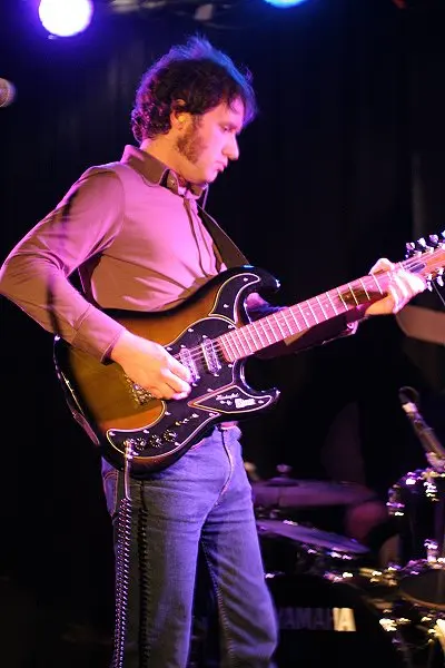 Matthew J. Tow, artiste rock psychédélique