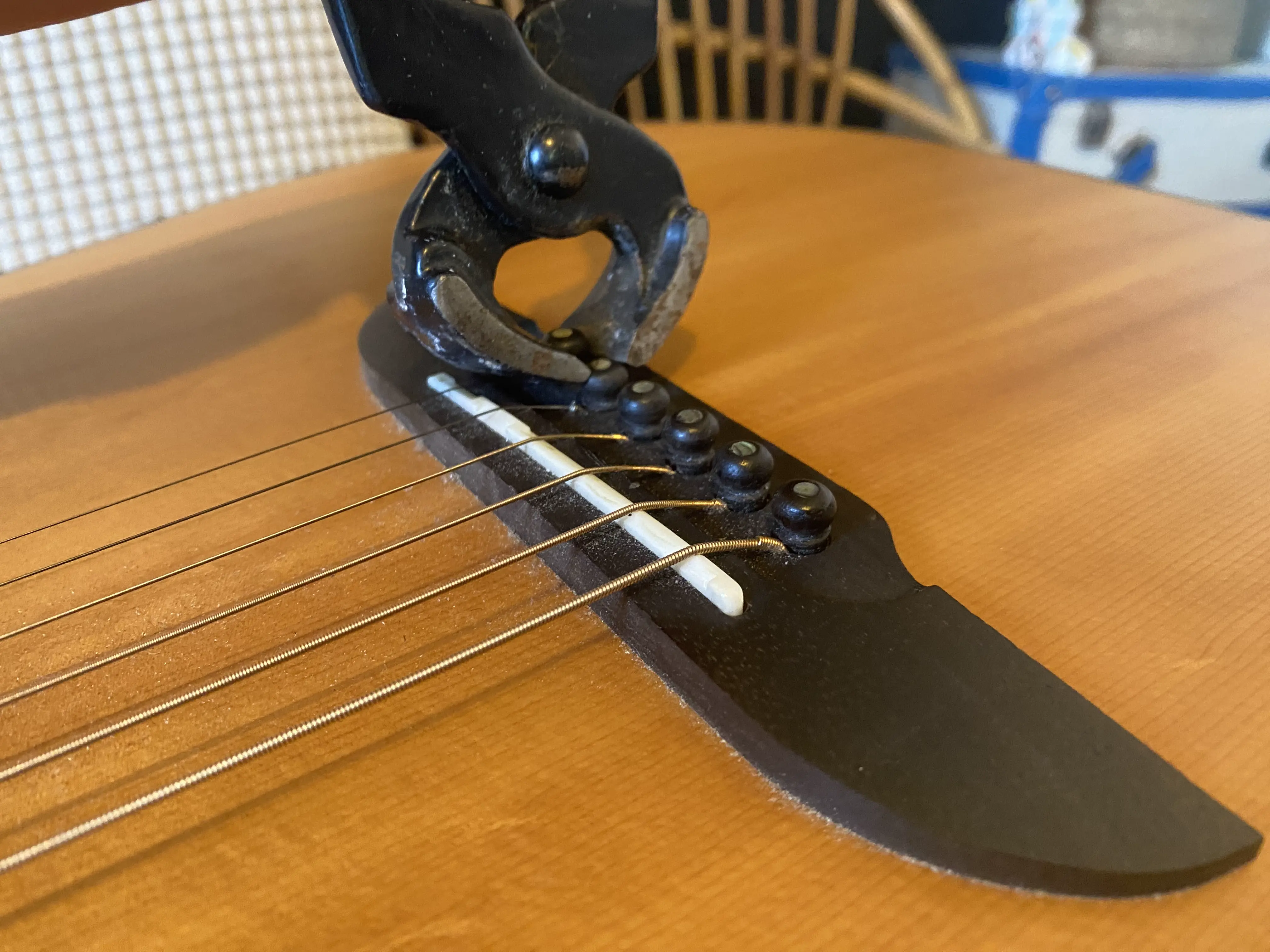 comment changer ses cordes de guitare