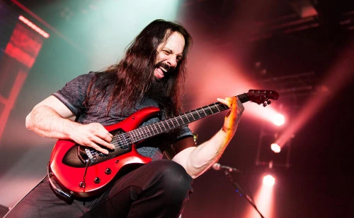 Le guitariste de Dream Theater, un pilier du Shred